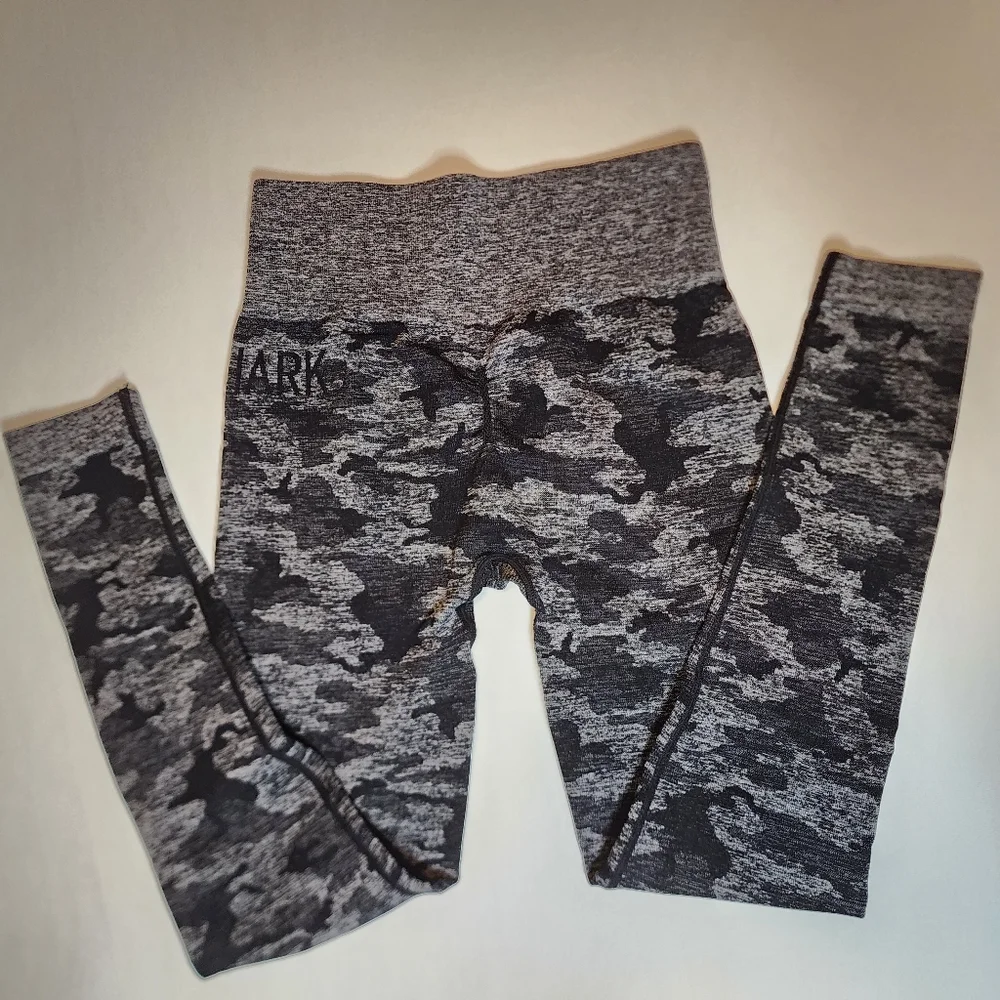 Gymshark Adapt Camo Seamless Leggings black and gray camo size xs - Picture 5 of 12